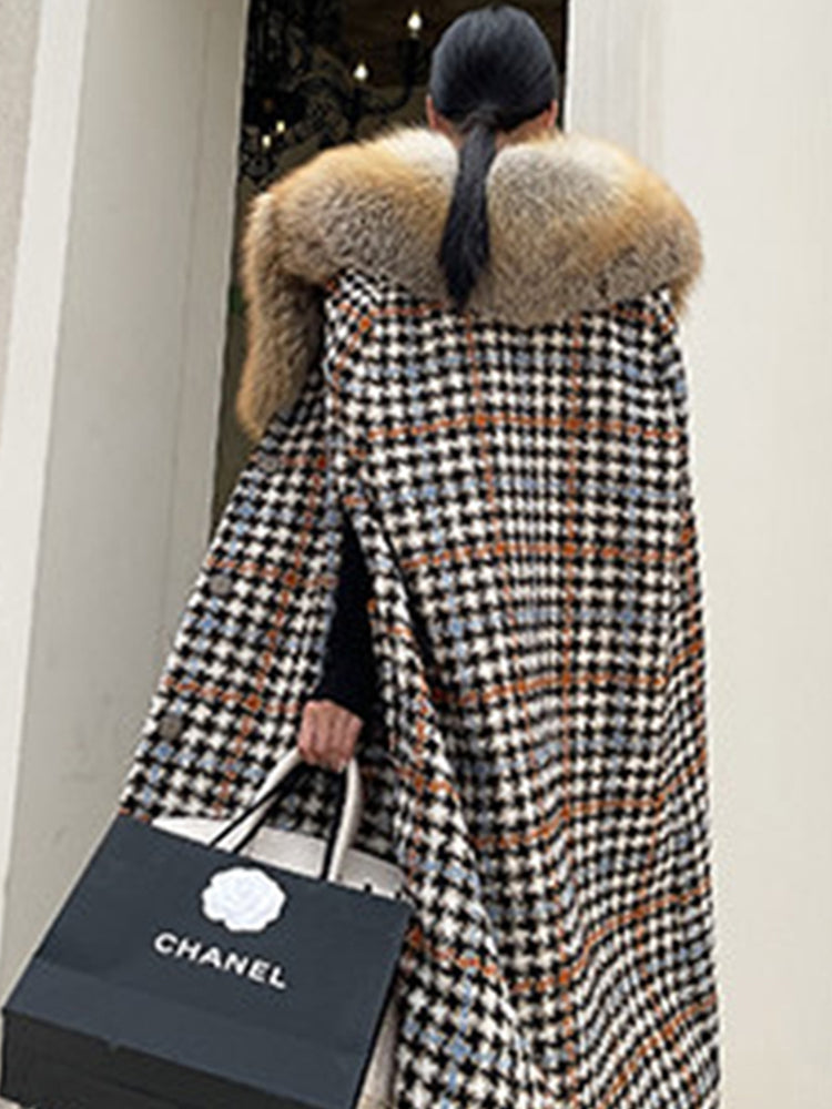 Sleeveless Wool Coat Red Fox Fur Collar