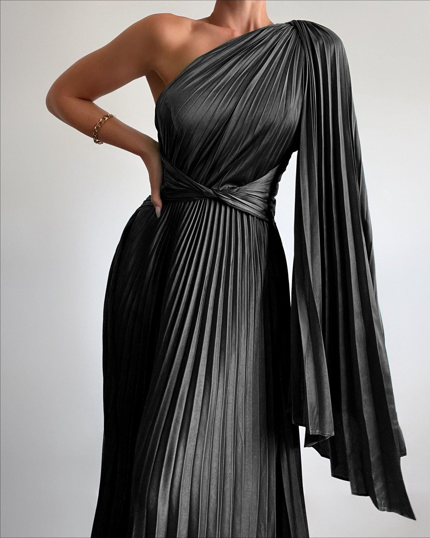 One Long Sleeve Pleated Backless Maxi Dresses