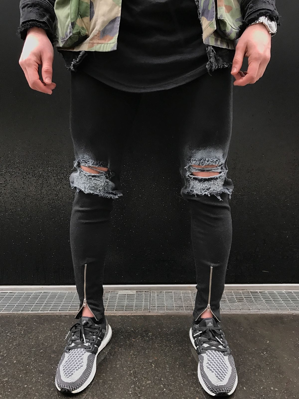 KNEE PROTECTION Ripped stretch Biker Jeans