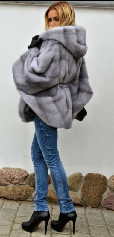 Batwing Sleeve Natural Gray Real Mink Fur Coats With Hood